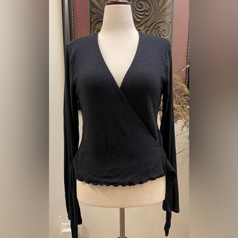 Abercrombie & Fitch - NWT - Wrap Top - Black